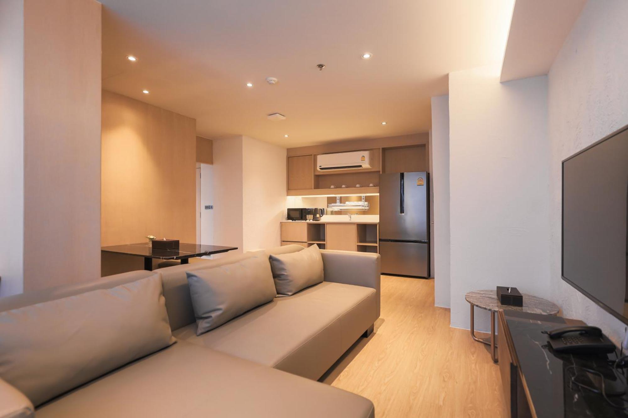 Balcony Seaside Sriracha Hotel & Serviced Apartments Si Racha Ngoại thất bức ảnh