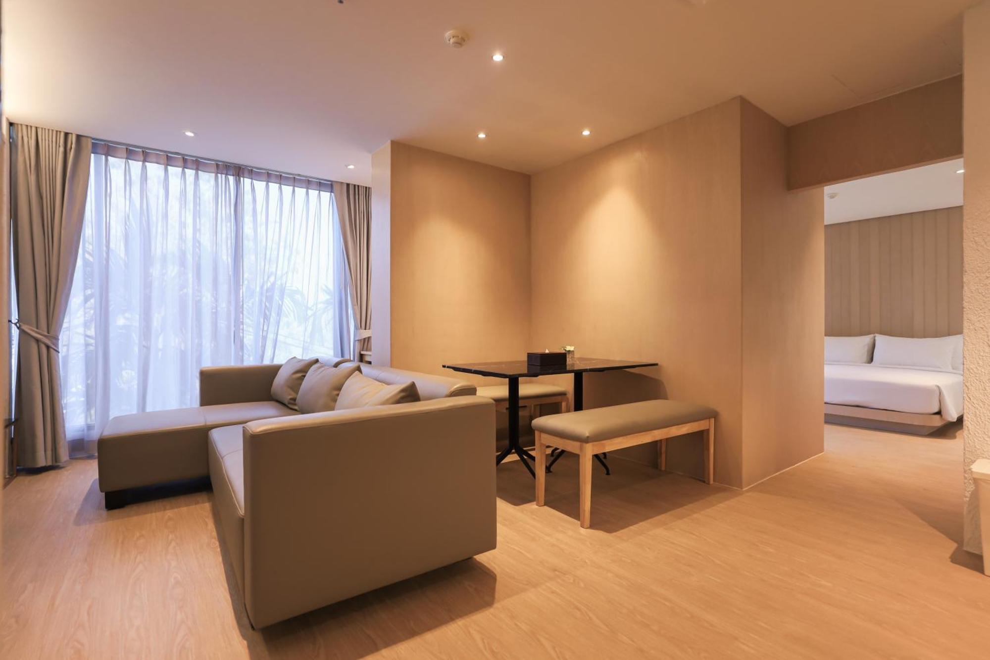 Balcony Seaside Sriracha Hotel & Serviced Apartments Si Racha Ngoại thất bức ảnh