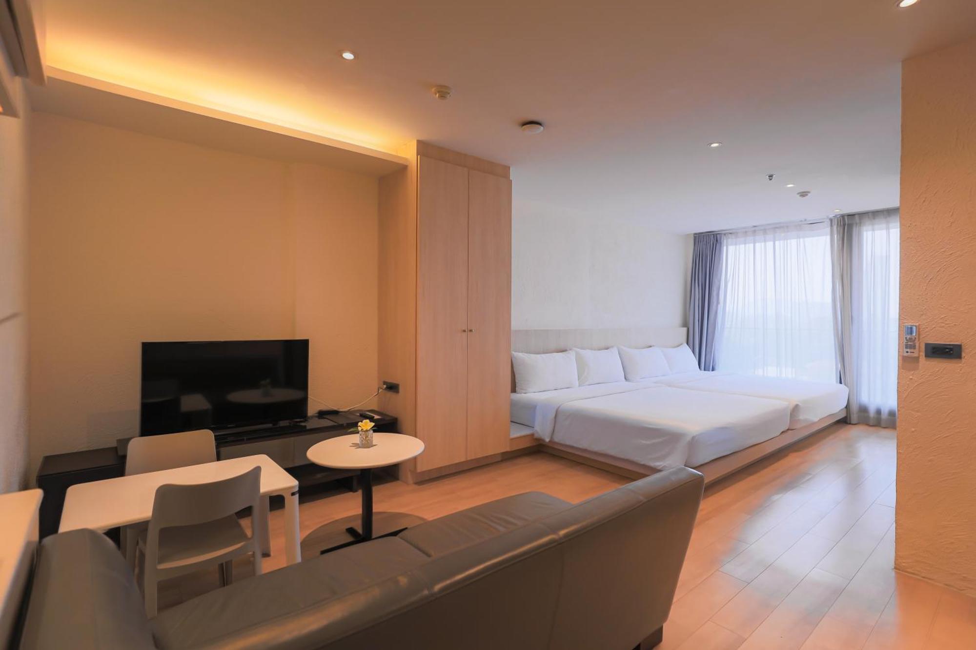 Balcony Seaside Sriracha Hotel & Serviced Apartments Si Racha Ngoại thất bức ảnh